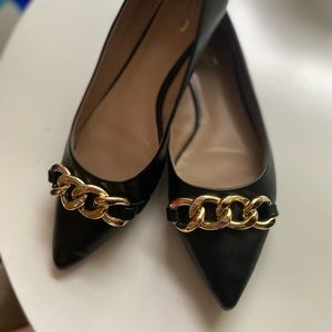 Mix no 6 flats size 8 black and gold chain